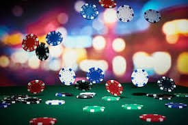 Simbol-simbol Wild West Gold termasuk cowboy, nugget emas, dan scatter symbols yang memicu bonus